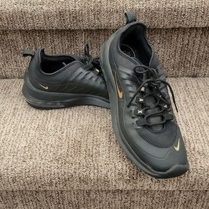 Nike Air Max Axis